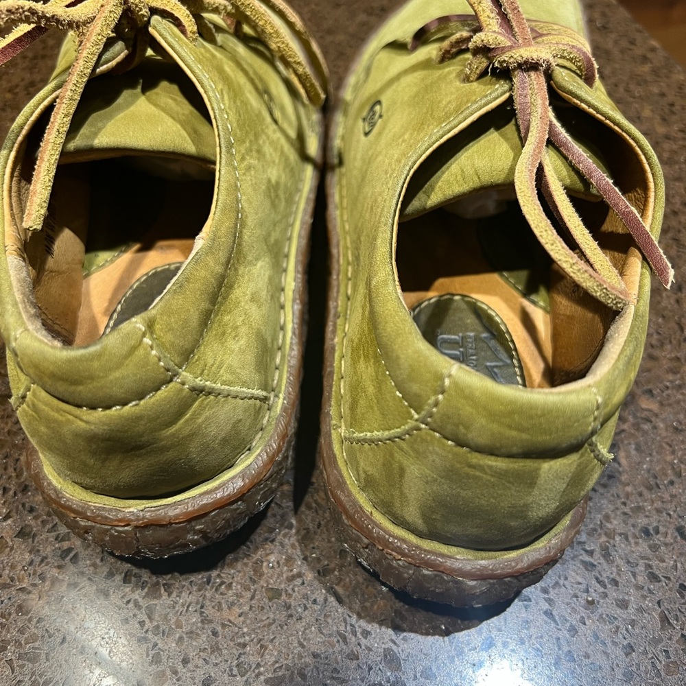 Born Oxford Women's Olive Green Suede Leather derby - Picture 4 of 8